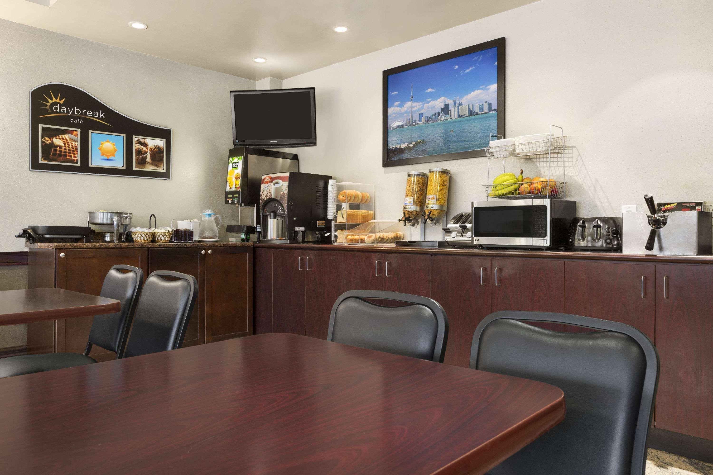 Days Inn By Wyndham Toronto East Lakeview Luaran gambar