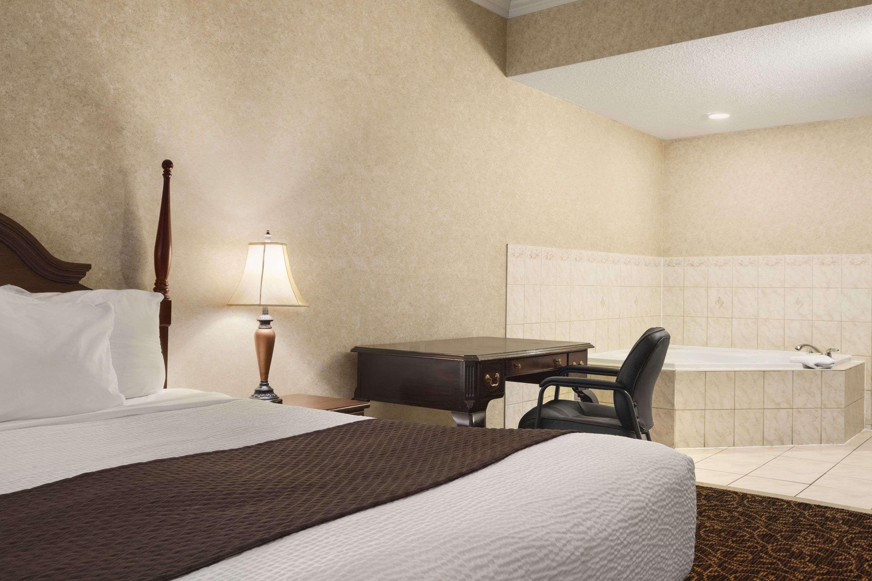 Days Inn By Wyndham Toronto East Lakeview Luaran gambar