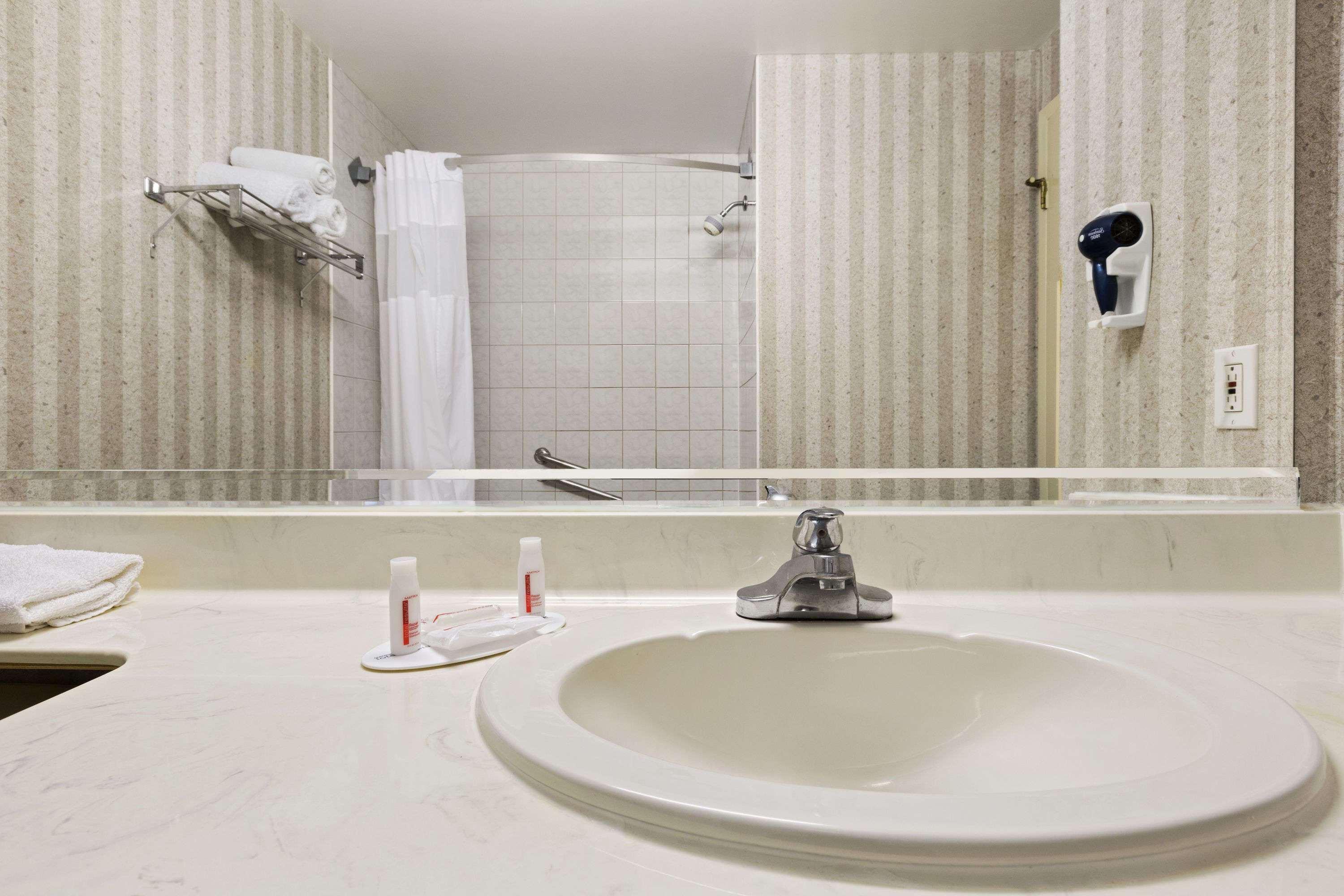 Days Inn By Wyndham Toronto East Lakeview Luaran gambar