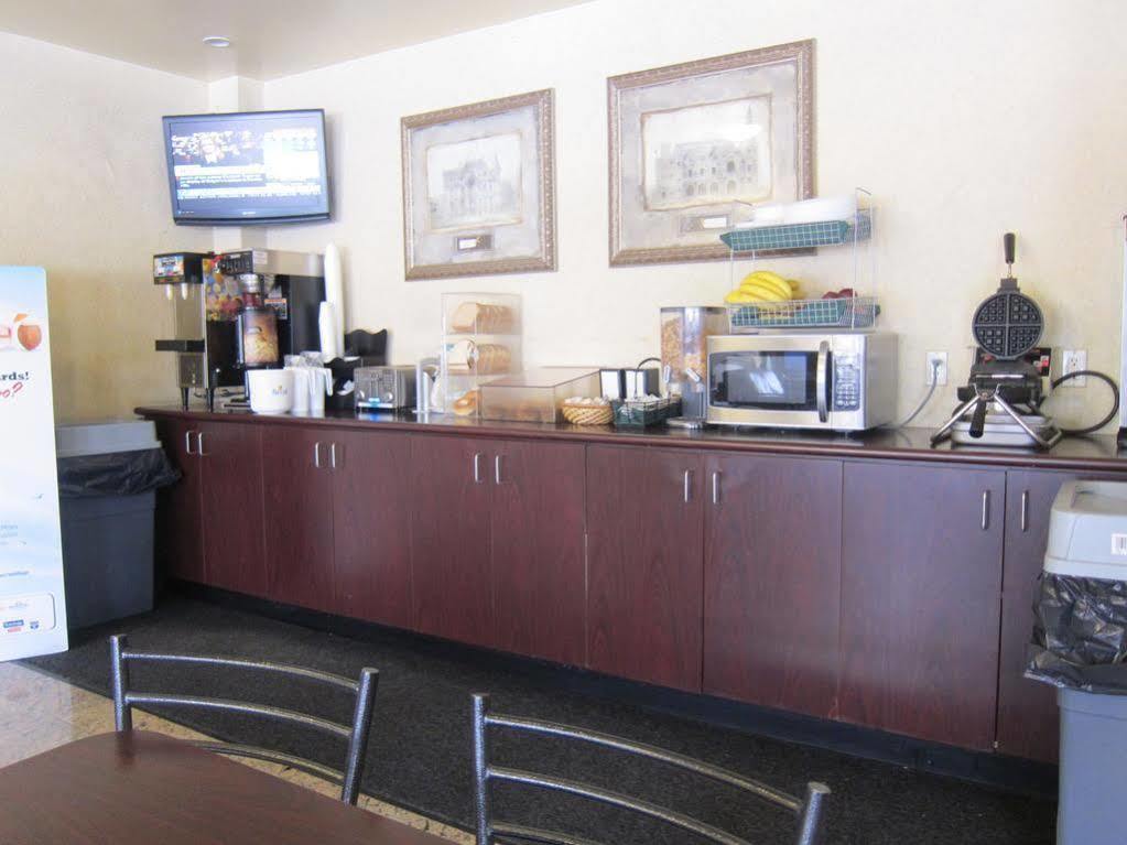 Days Inn By Wyndham Toronto East Lakeview Luaran gambar